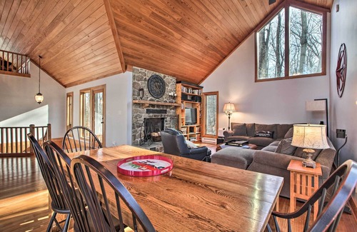 Chestnut Springs House | Upscale Wintergreen Resort Home w/Golf Course View