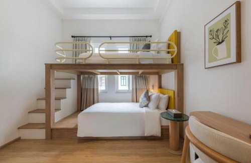 Phra Nakhon Hotel | Upstairs at Ton Ton