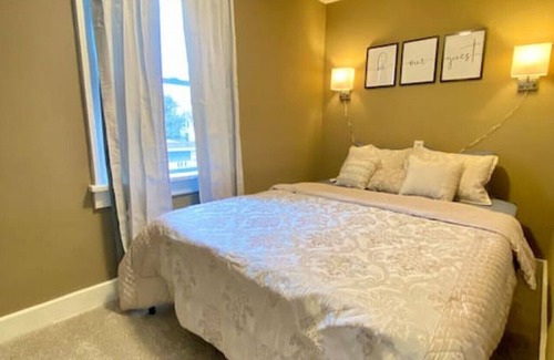 Sandusky House | Upstairs Unit By Cedar Point