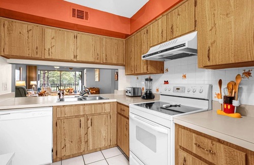 Ventura Apartment | Upstay 2BR Golfer's Retreat w Patio Ventura Resort
