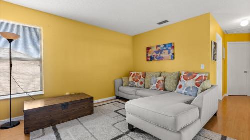 Chatham Park House | Upstay 3BR Family-Friendly Stylish Retreat w Patio