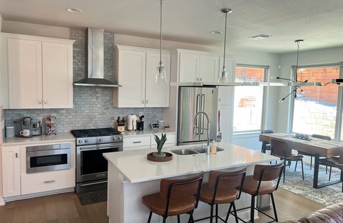 Rosewood House | Upstay - Eastside Home w Patio BBQ - Mins to DT