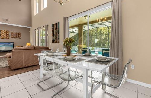 Crescent Lakes House | Upstay Home w Pool Hot Tub & Patio - Pet Friendly