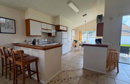 Chatham Park House | Upstay Stylish 3BR Family-friendly Retreat w Patio