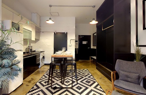 Jongno Apartment | Uptown Apartment in Downtown Seoul