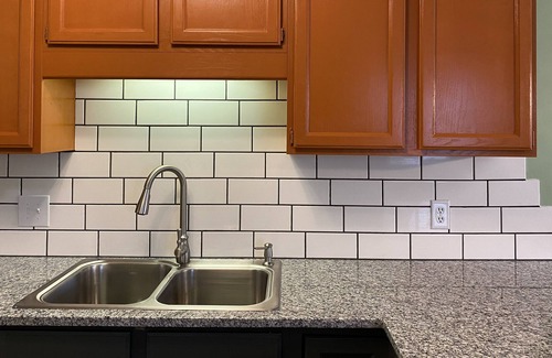 Athens Condo | Uptown 3-bdrm Apt, Brand New Remodel