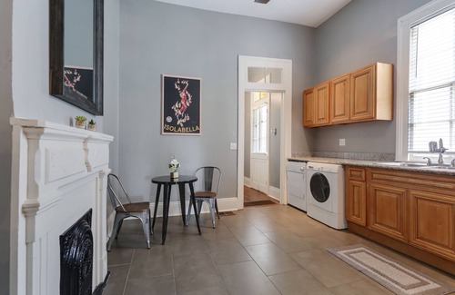 Uptown Historic District House | Uptown Cottage 2/2 - Steps to St. Charles Ave.