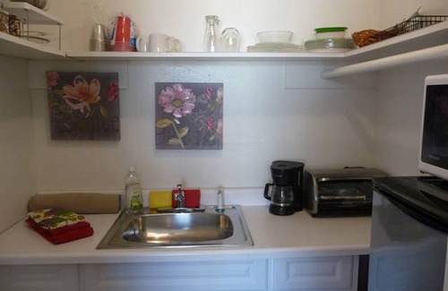 Knox - Henderson Apartment | Uptown Dallas - Lovely Studio 7A, WiFi, Parking, Near Restaurants & Shops & Safe