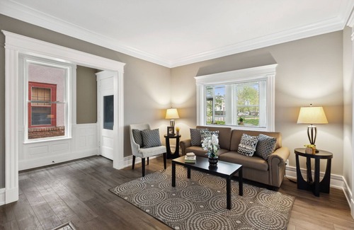 Lowry Hill East House | Uptown Delight