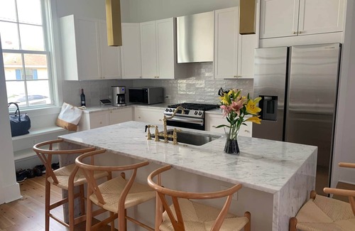 West Riverside House | Uptown Fun: 4 BR Home Near Magazine St| Courtyard