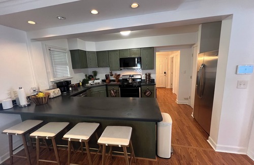 Kingston House | Uptown Getaway, walkable to amenities, restaurants, bars, & farmers market