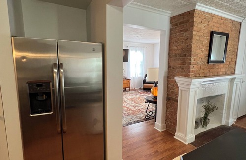 Kingston House | Uptown Getaway, walkable to amenities, restaurants, bars, & farmers market