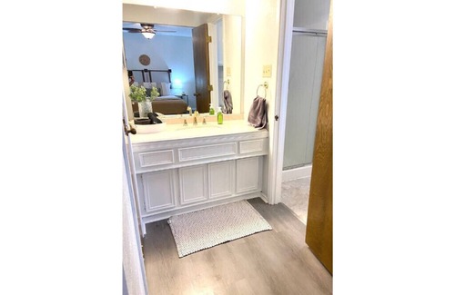 Chalk House | Uptown Luxury in small town Paducah TX