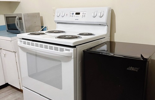 Estevan Hotel | Uptown Motel