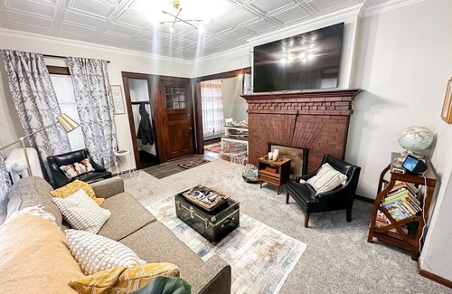 Lowry Hill East House | Uptown Oasis