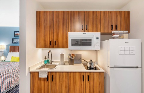 Wells Branch Hotel | Uptown Suites Extended Stay Austin TX – Round Rock
