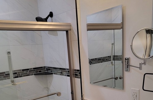 Whittier Apartment | Uptown Whittier Stylish 1B 1BA sleeps 4