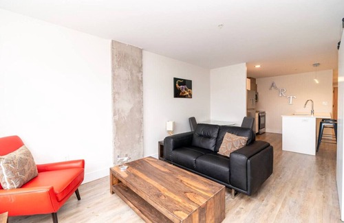 North End Apartment | Urban 2BR Apt with GYM near Dalhousie University
