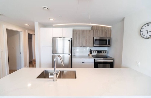 North End Apartment | Urban 2BR Apt with GYM near Dalhousie University