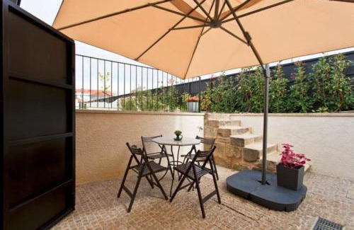 Santa Marinha Apartment | Urban Cabin