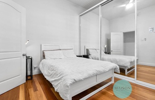 Wickham House | 'Urban Chic on Grey' - 3 Bedroom Retreat in Wickham