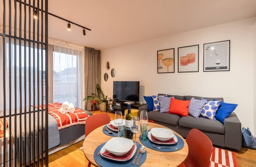 Karlin Apartment | Urban Chic Residences