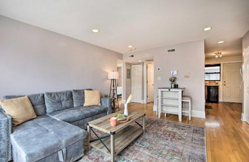 Rogers Park Apartment | Urban Chicago Escape about 1 Mi to Local Beaches!