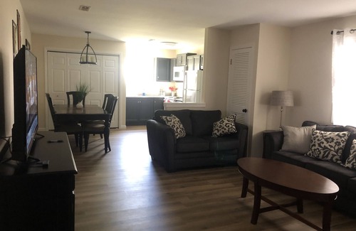 Washington Apartment | Urban comfort just remodeled! Located downtown Washington