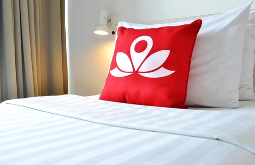 Highway Hills Apartment | Urban Deca Tower ZENROOM