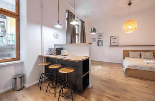 Terezvaros Apartment | Urban Ease n' Simple Comfort in the City Core