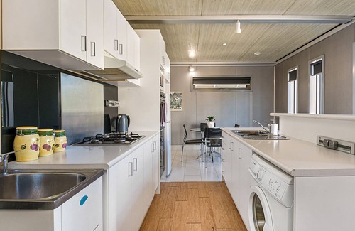 Kangaroo Flat Apartment | Urban Edge Apartment Six