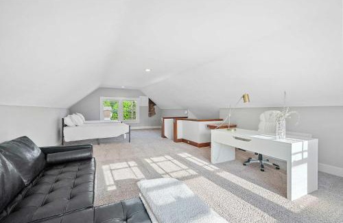 Franklin Park House | Urban Elegance Getaway