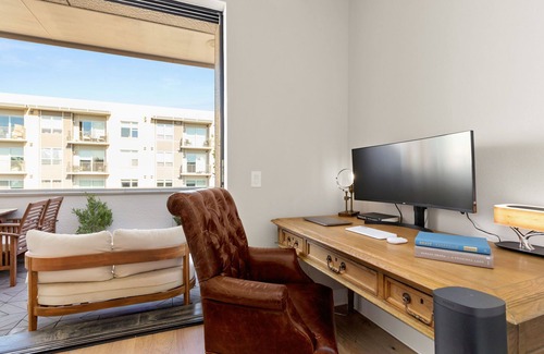 Riverside House | Urban Elegance: Luxury 4-Story Downtown Brownstone with Views & Free Parking