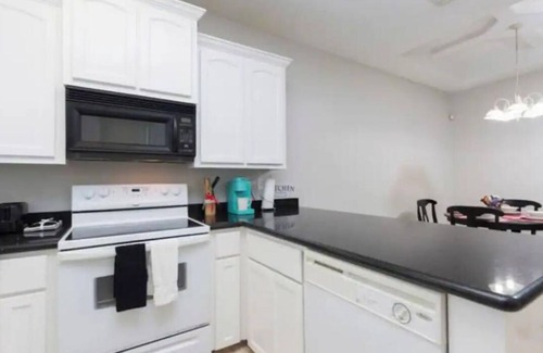 Edinburg Apartment | Urban Elegance Private Gated 1 BR