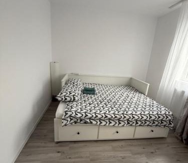 Chiajna Apartment | Urban Escape With Free Parking&Wi-Fi