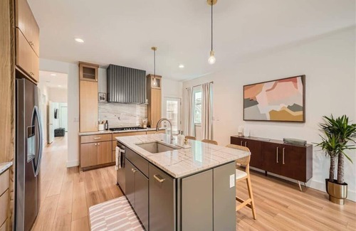 Georgetown House | Urban Farmhouse. New, Heated pool, Walk to Square