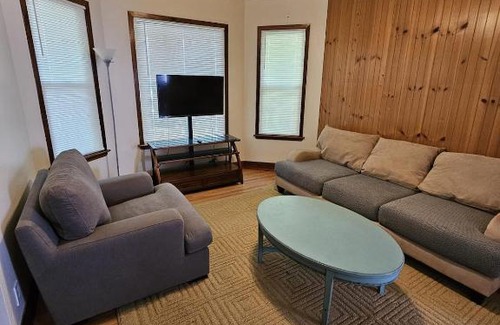 Logan Square Apartment | Urban Gem in Logan Square