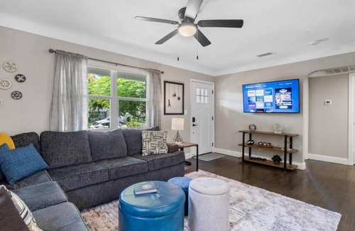 Historic Kenwood House | Urban Get-A-Way in Historic St Pete EAT SHOP PLAY