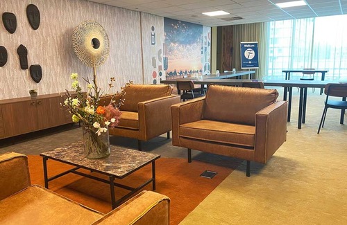 Emmen Hotel | Urban Haven Close to Emmen's Wildlands Zoo, Rensenpark Gardens & City Sights