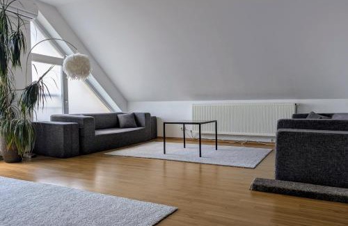 Cluj-Napoca Apartment | Urban Haven - Families & Groups - Free Parking