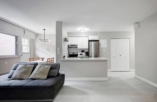Downtown Montreal Apartment | Urban Haven on Downtown