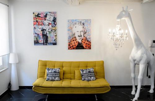 Old Town Apartment | URBAN JUNGLE TORTELLINOSUITE Modena