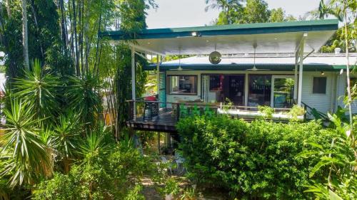 Edge Hill House | Urban Jungle Townhouse - Tropical Living