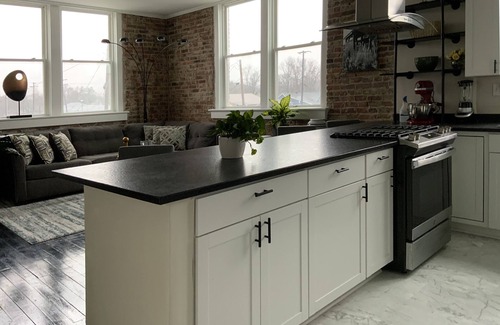 Cicero Apartment | Urban Living in Charming Small Town