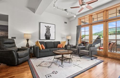 Downtown Steamboat Springs House | Urban Loft in Downtown Steamboat - Upscale Luxury
