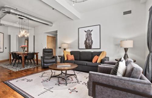 Downtown Steamboat Springs House | Urban Loft in Downtown Steamboat - Upscale Luxury