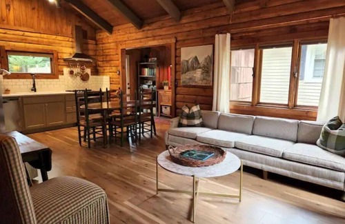 Greenville - Spartanburg Cabin | Urban Log Cabin Near Downtown Greenville