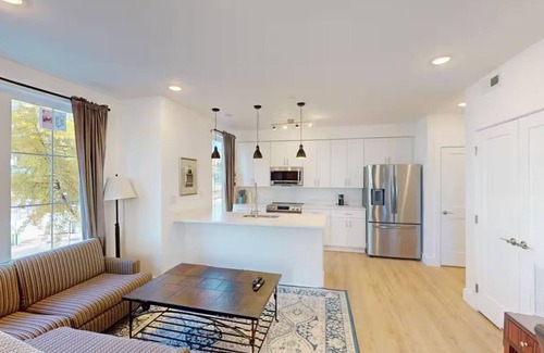 Manor Park Apartment | Urban Lux Unit