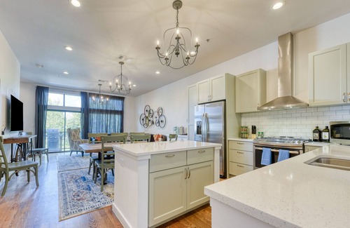 Tobin Hill House | Urban Modern Pearl Group Rental - Sleeps 20