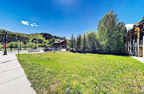 Downtown Steamboat Springs House | Urban Mountain Getaway & Alpenglow Chalet